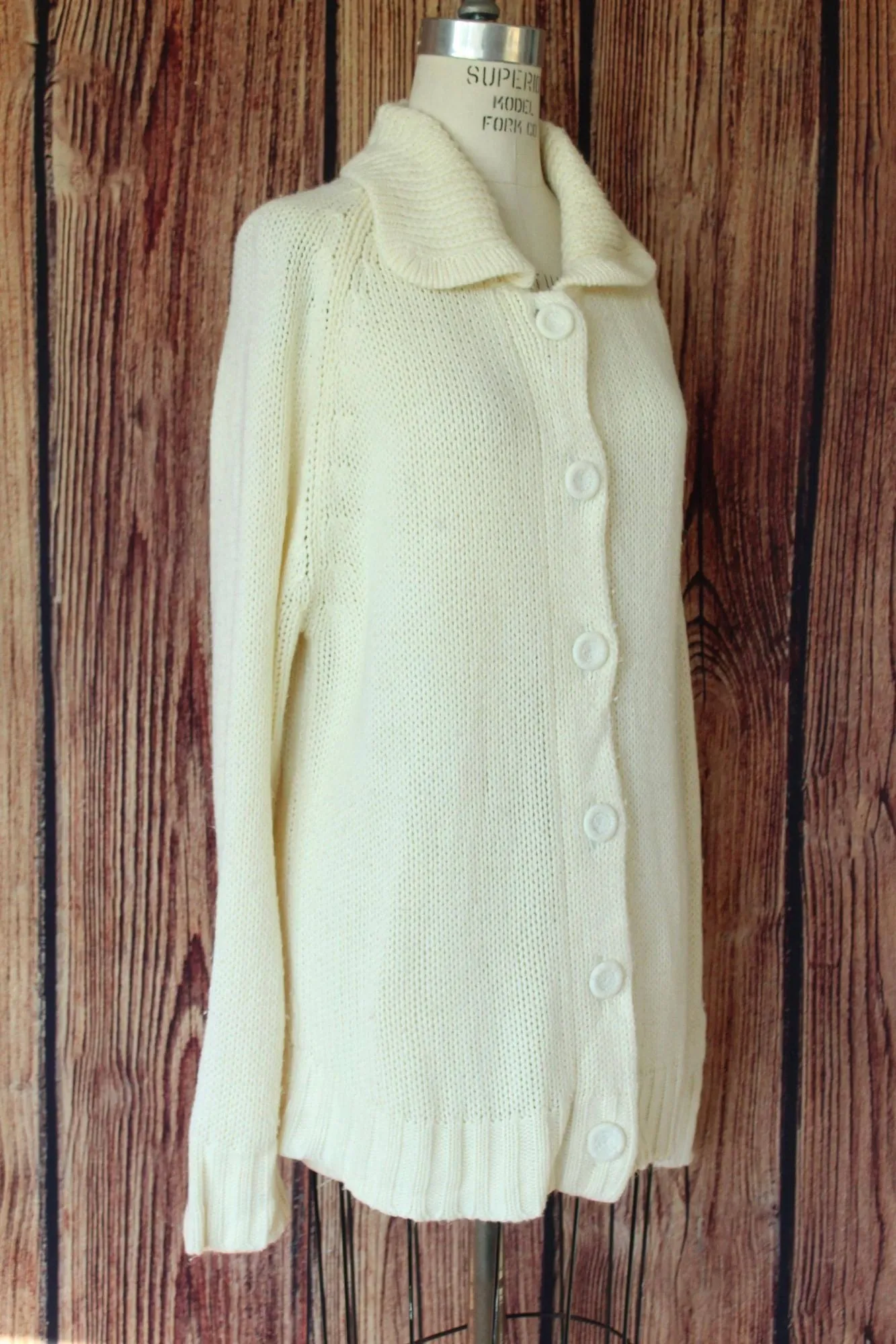 Vintage 1960s 1970s Volup Cream Cardigan With Peter Pan Collar