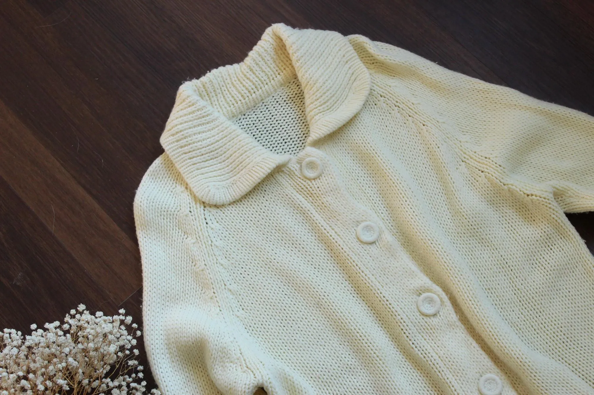 Vintage 1960s 1970s Volup Cream Cardigan With Peter Pan Collar