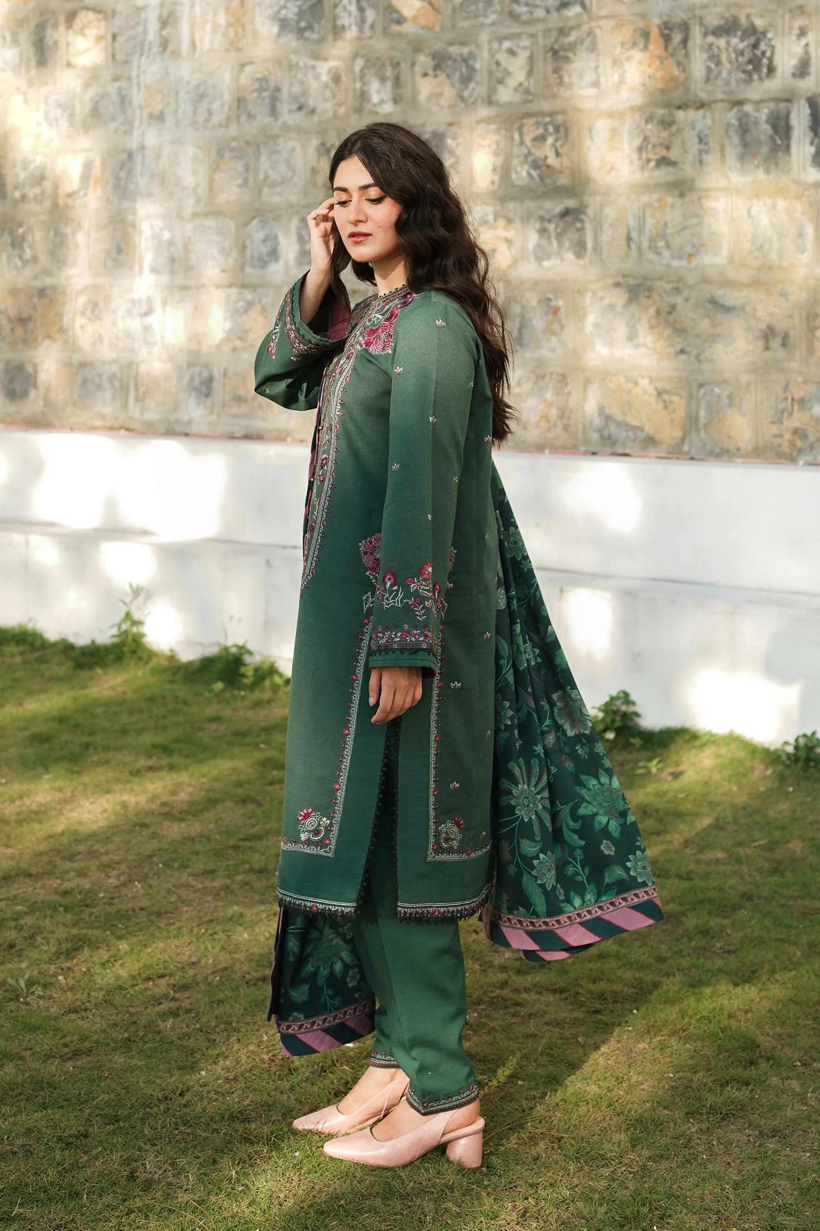 Zara Shahjahan Coco Winter Collection – ZW22-1A